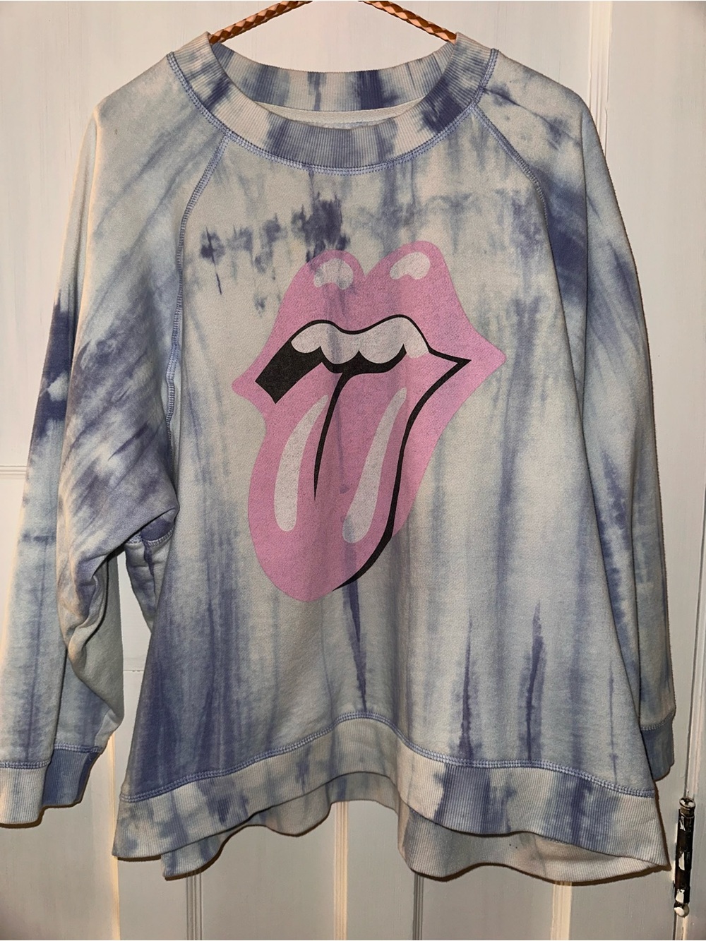 🌺5/$25🌺Rolling Stones Blue Tie-Dye Sweatshirt with Pink Tongue Logo